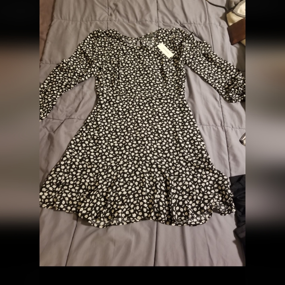 Francesca's Floral Long Sleeve Dress